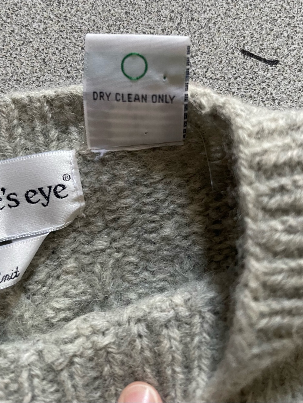 The Eagles Eye Gray Wool Cable Knit Seal Polar Bear Motif Sweater Size Medium - Picture 8 of 11